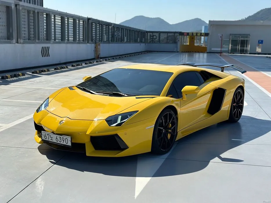 Lamborghini Aventador LP 740