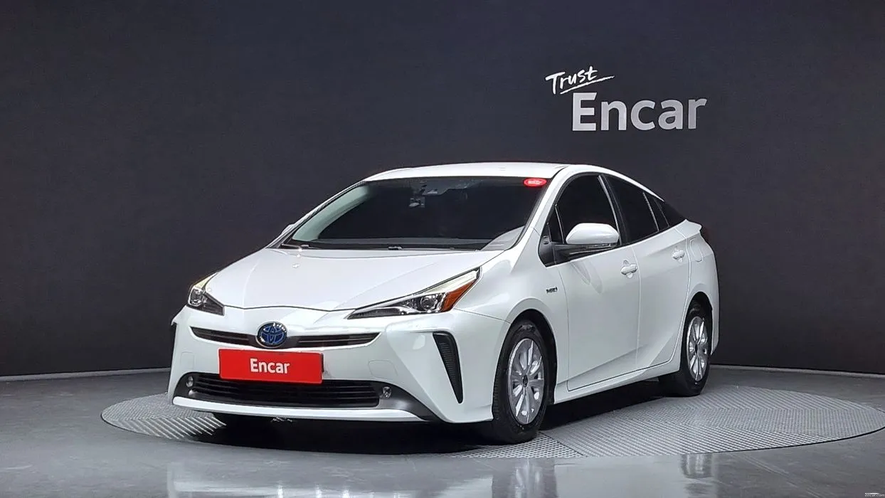 Авто из Кореи Toyota Prius 1.8, 2022