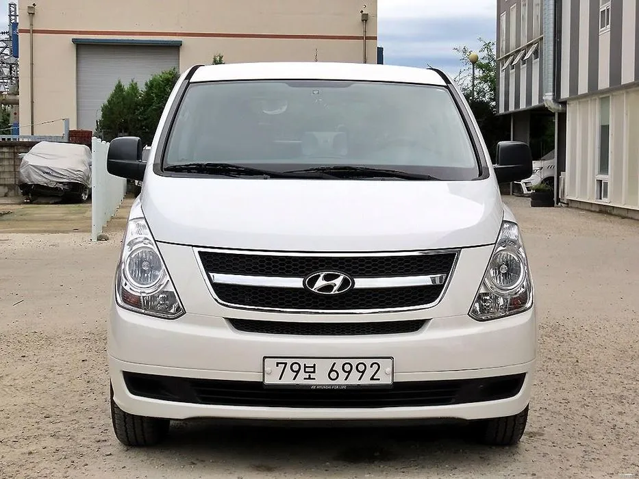 Купить Автомобиль Hyundai Grand Starex