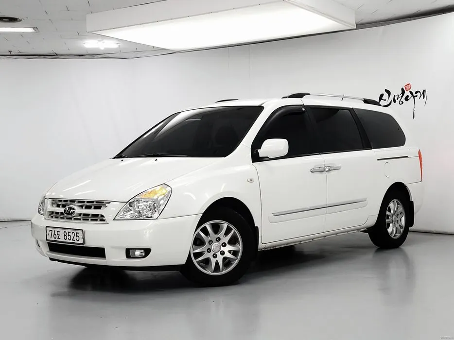 Kia Carnival Grand 3